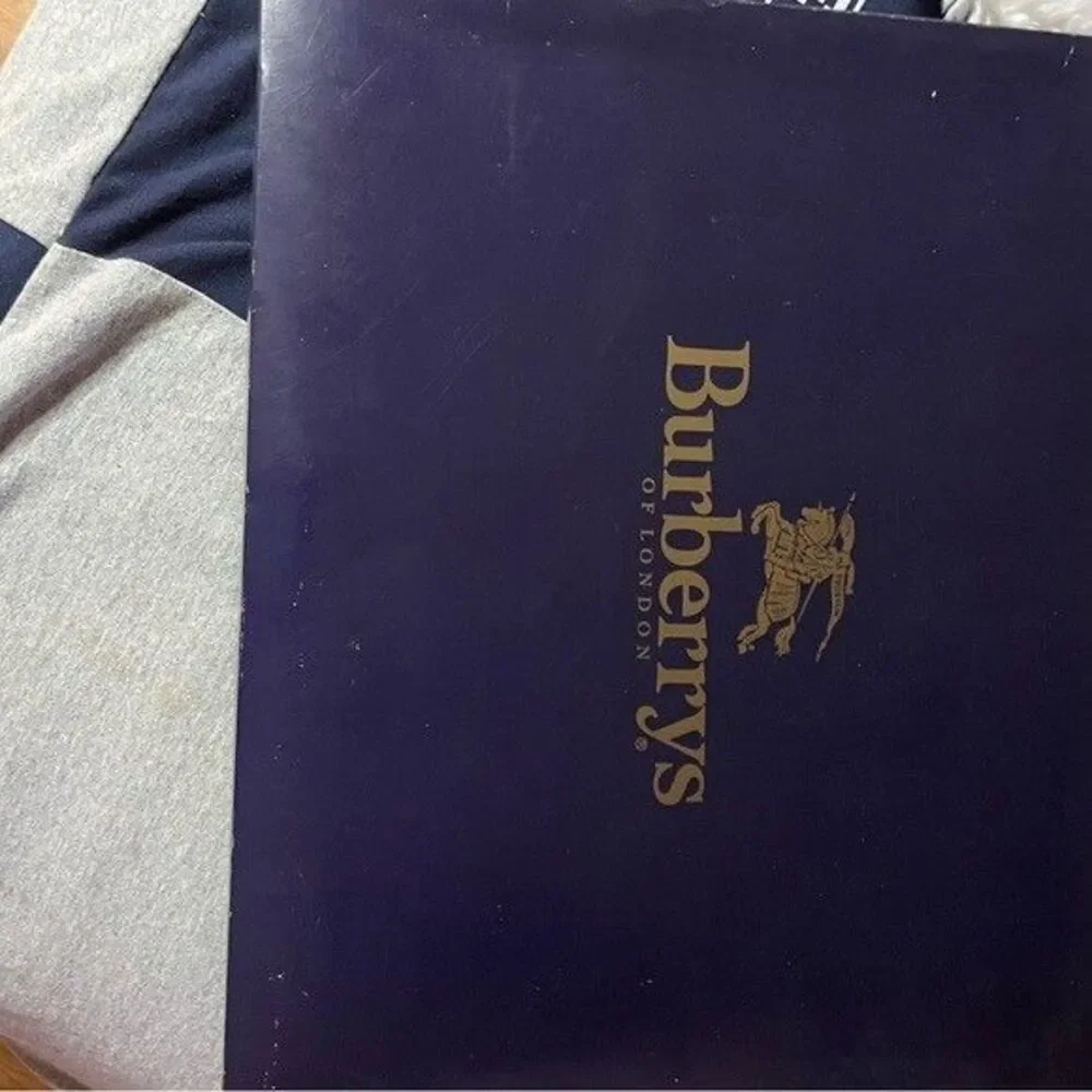 Burberry’S Cream and Brown Embroidered Fabric sheet set!